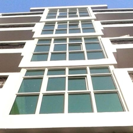 Charanpahari Hotel นิวเดลี ภายนอก รูปภาพ