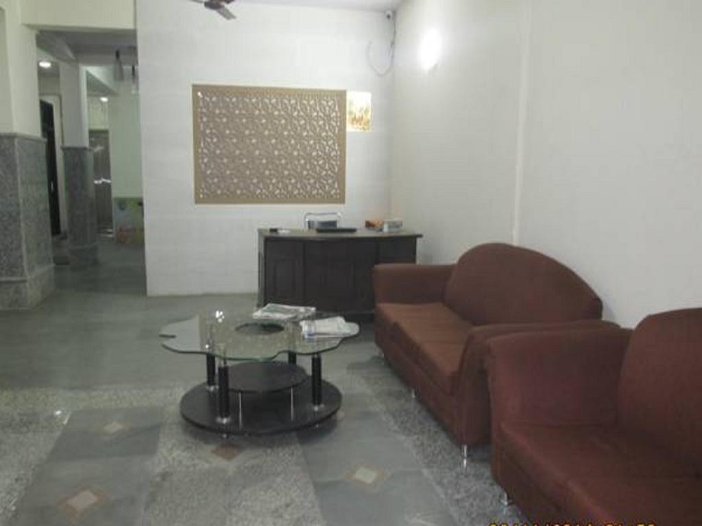 Charanpahari Hotel นิวเดลี ภายนอก รูปภาพ