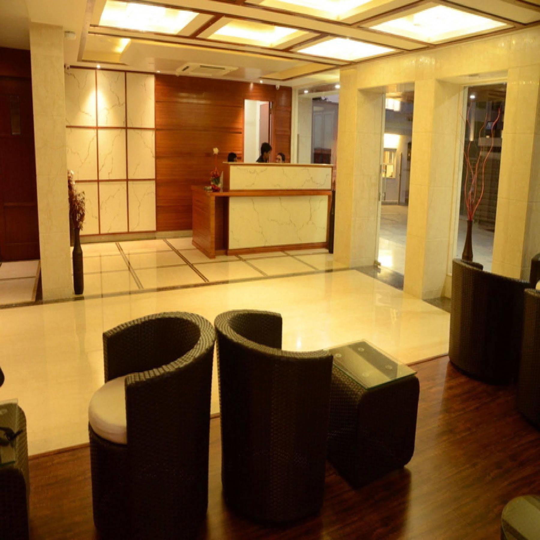 Charanpahari Hotel นิวเดลี ภายนอก รูปภาพ